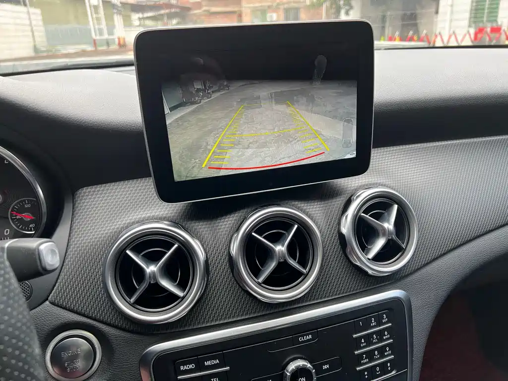 Mercedes-Benz GLA — фото 13