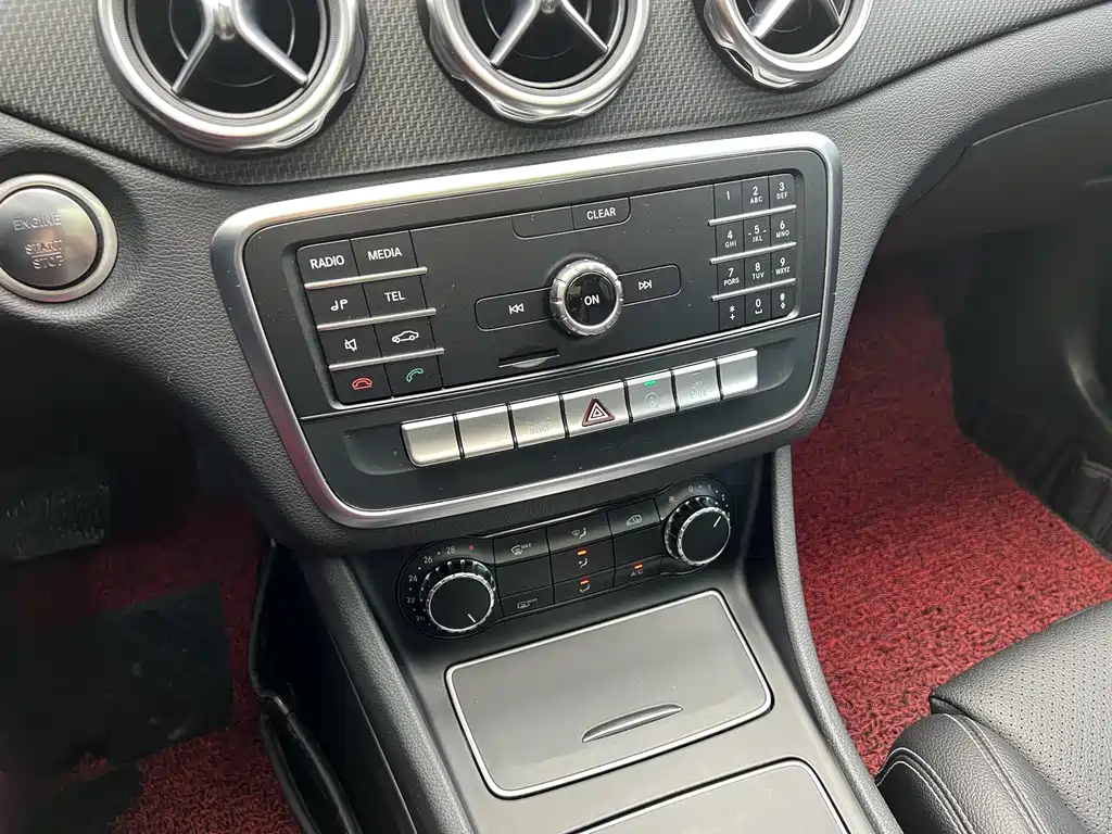 Mercedes-Benz GLA — фото 15