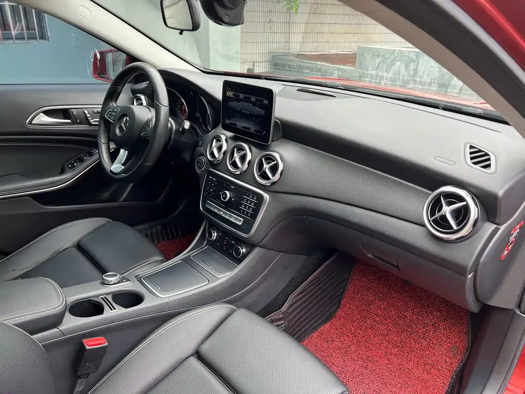 Mercedes-Benz GLA — фото 19