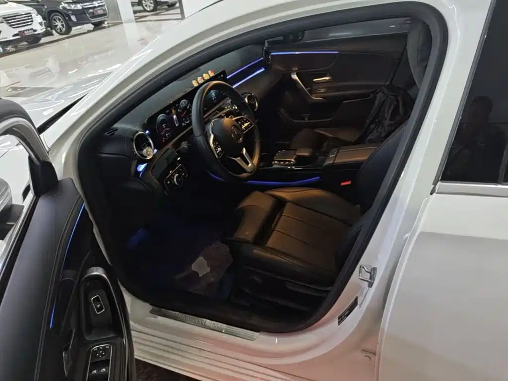 Mercedes-Benz A-Class — фото 15