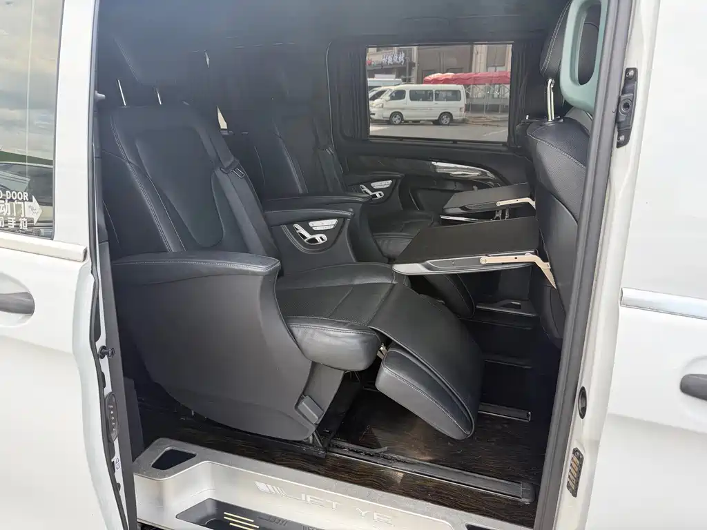 Mercedes-Benz Vito — фото 10