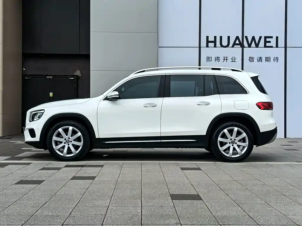 Mercedes-Benz GLB — фото 23