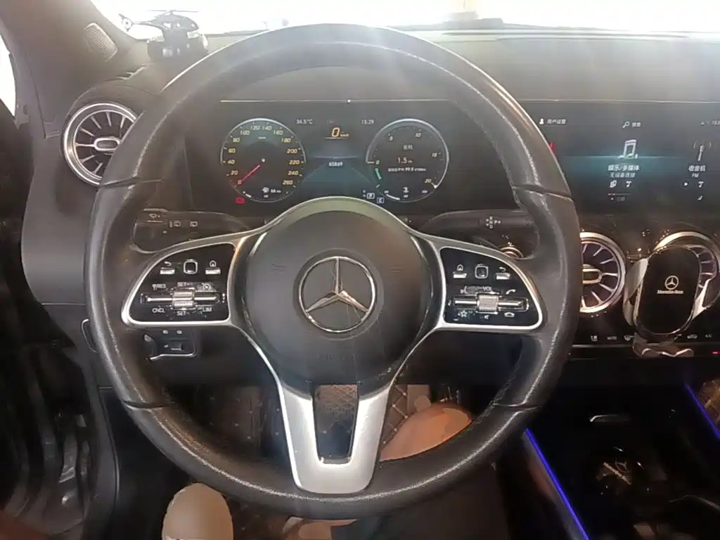 Mercedes-Benz GLA — фото 11