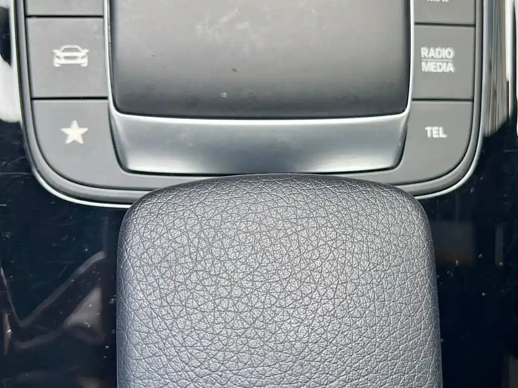 Mercedes-Benz EQB — фото 19