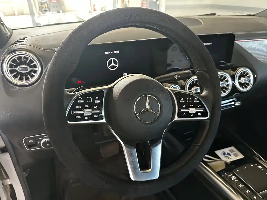 Mercedes-Benz GLA — фото 10