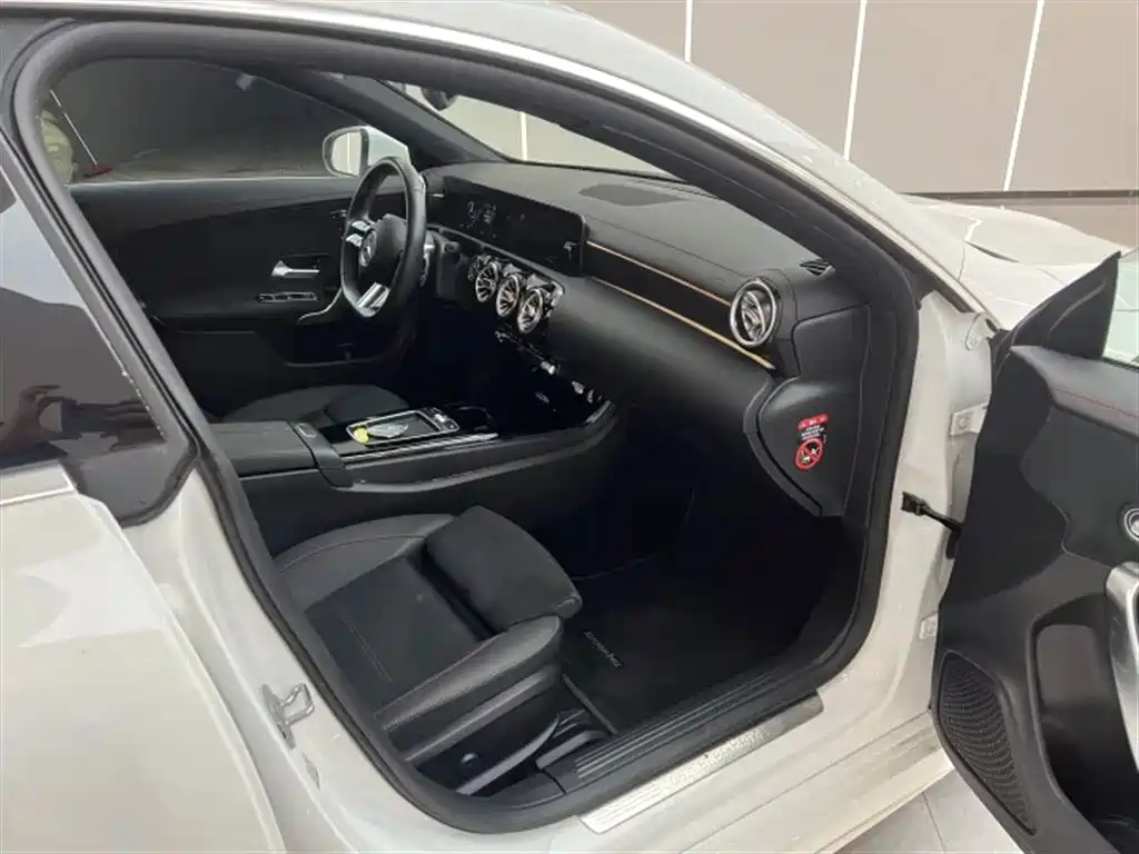 Mercedes-Benz CLA (Import) — фото 9