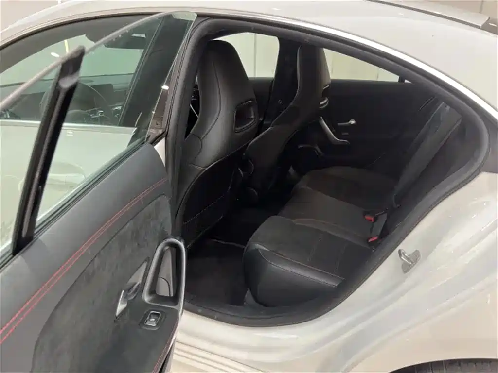 Mercedes-Benz CLA (Import) — фото 10
