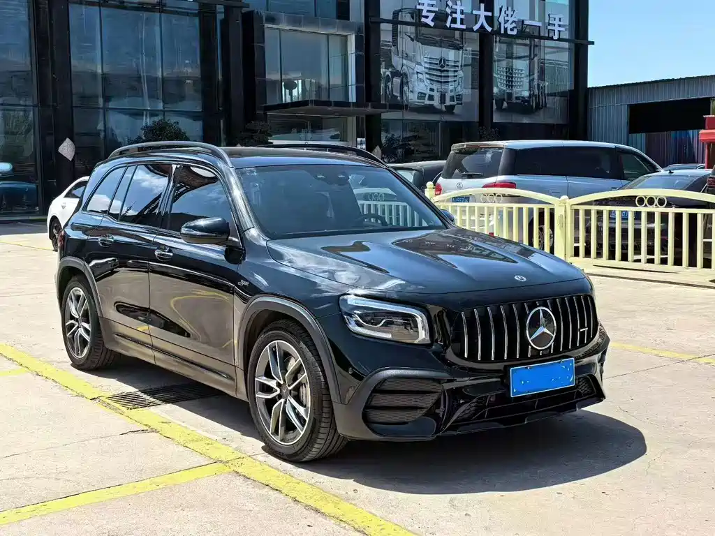 Mercedes-Benz GLB AMG — фото 2