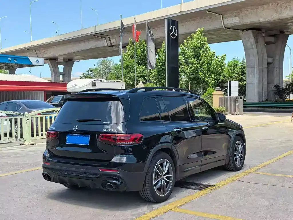 Mercedes-Benz GLB AMG — фото 3