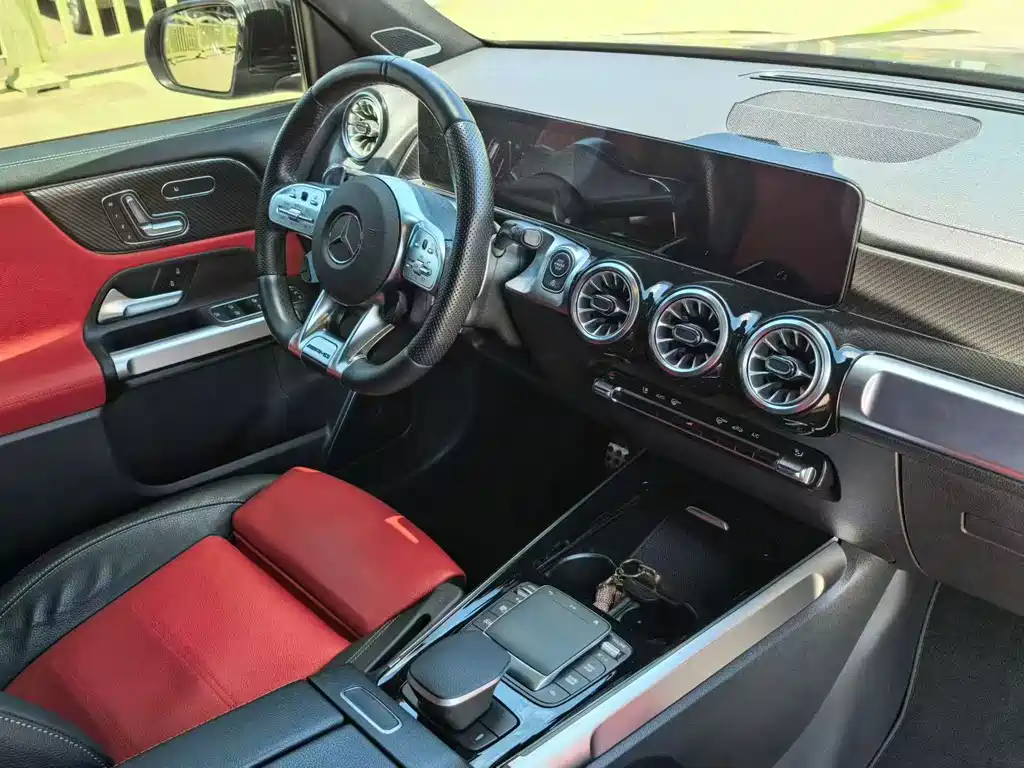 Mercedes-Benz GLB AMG — фото 5