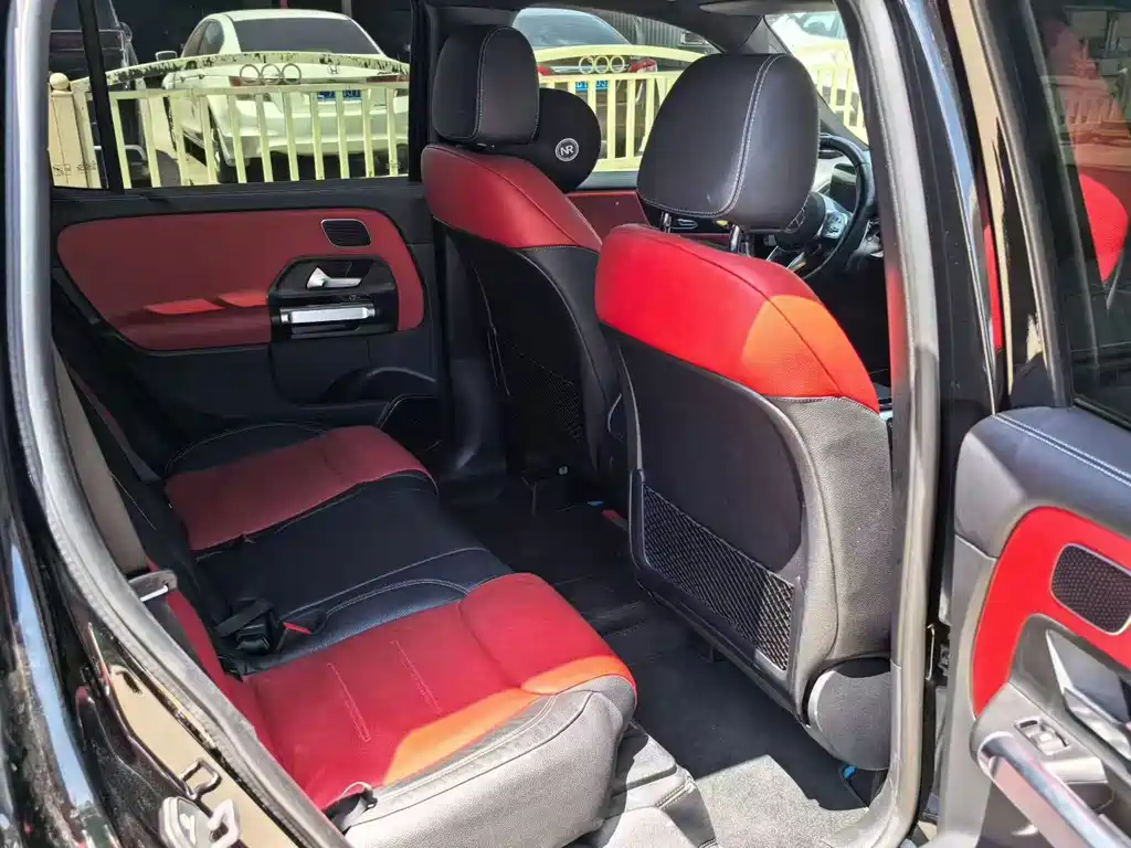 Mercedes-Benz GLB AMG — фото 6