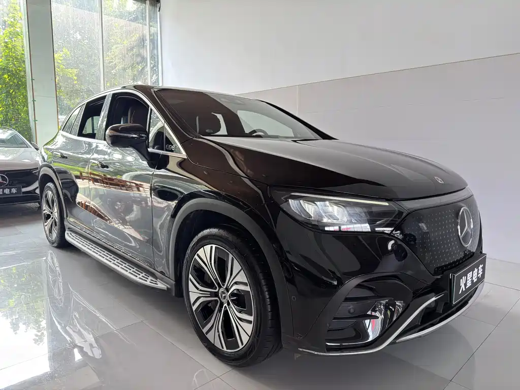 Mercedes-Benz EQE SUV — фото 3