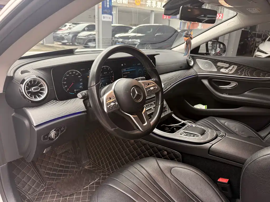 Mercedes-Benz CLS — фото 10