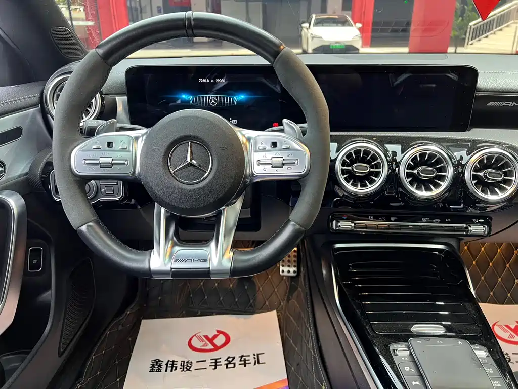 Mercedes-Benz CLA AMG — фото 13