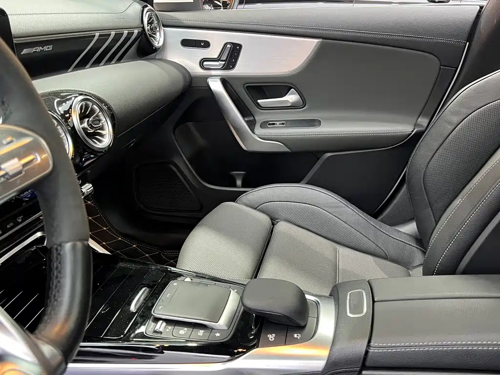 Mercedes-Benz CLA AMG — фото 6