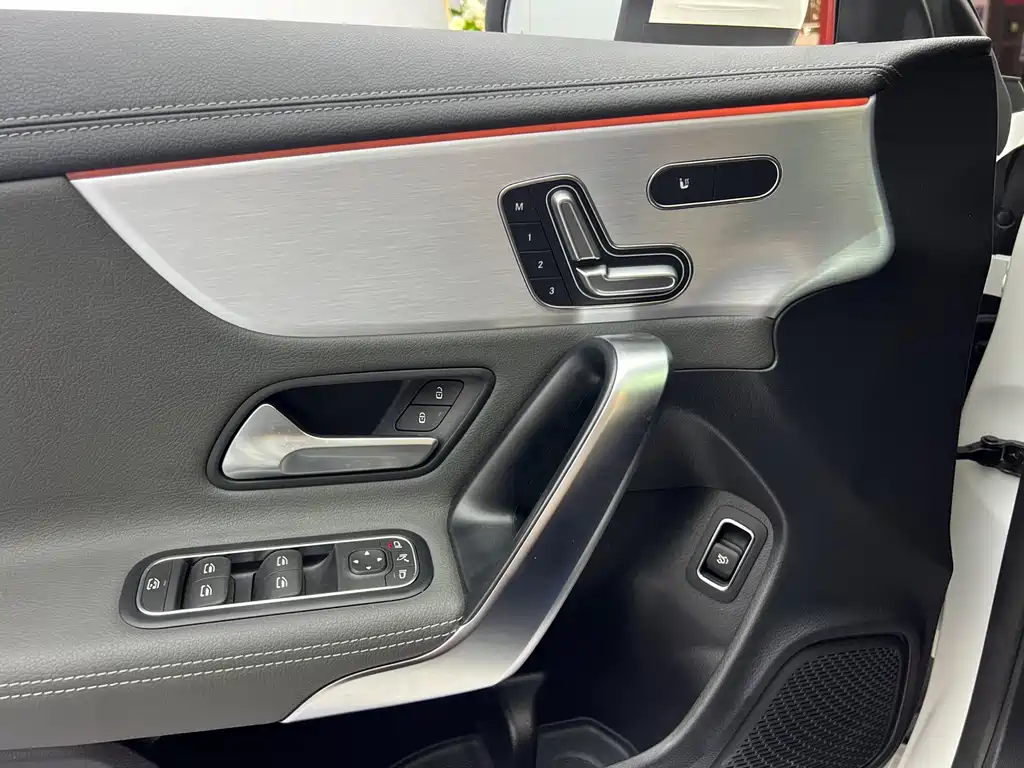 Mercedes-Benz CLA AMG — фото 9