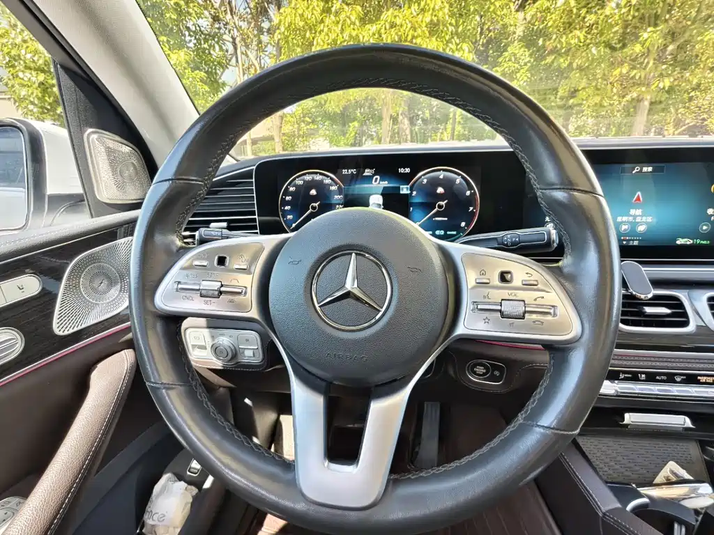 Mercedes-Benz GLS — фото 8
