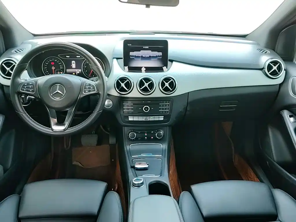 Mercedes-Benz B-Class — фото 10