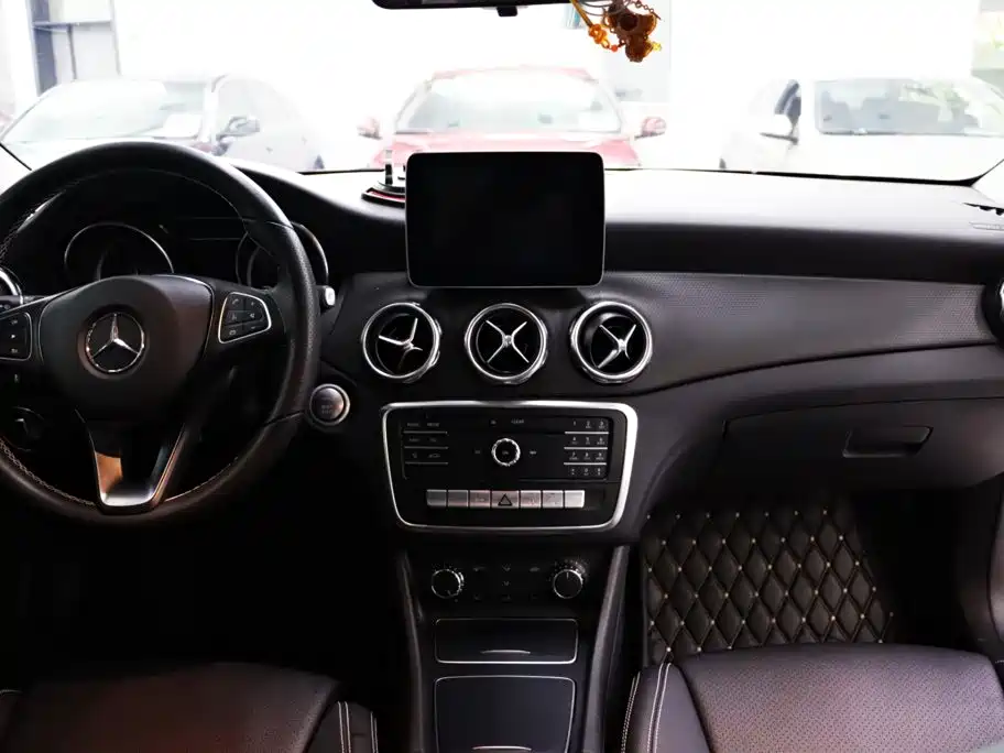 Mercedes-Benz GLA — фото 9