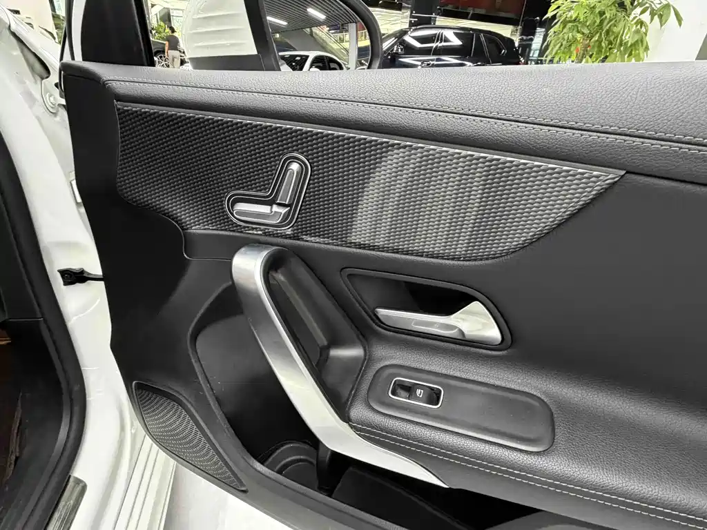 Mercedes-Benz A-Class — фото 13