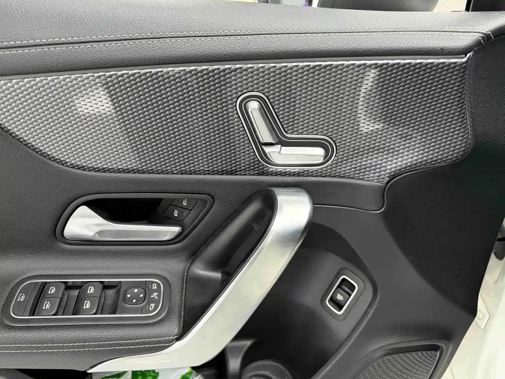 Mercedes-Benz A-Class — фото 15