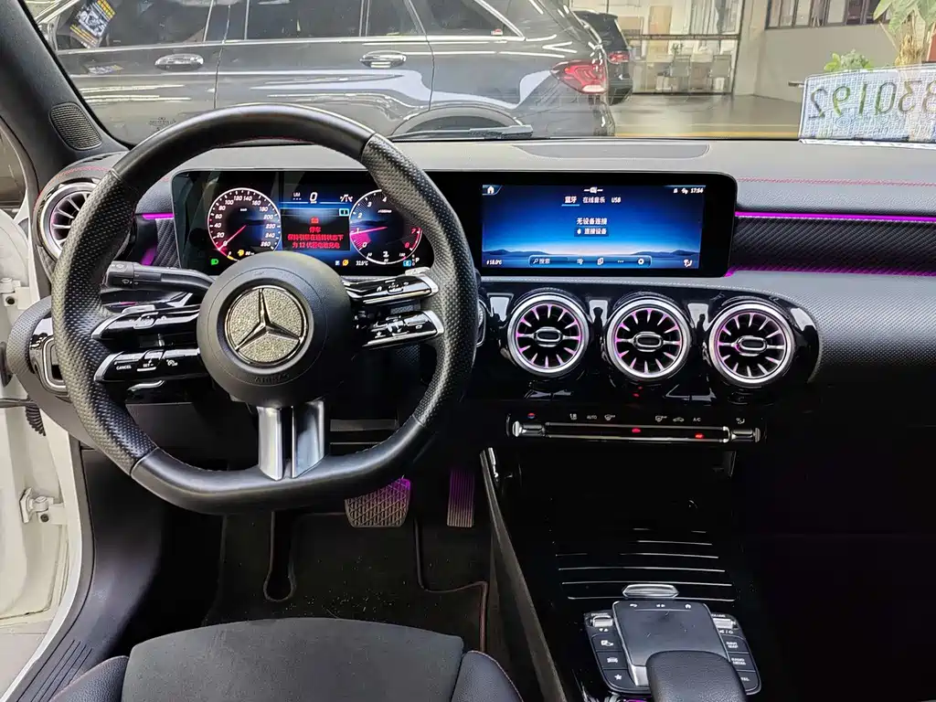 Mercedes-Benz A-Class — фото 11