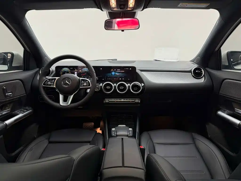 Mercedes-Benz GLA — фото 13