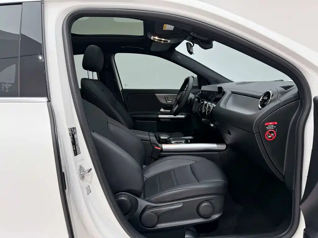 Mercedes-Benz GLA — фото 18