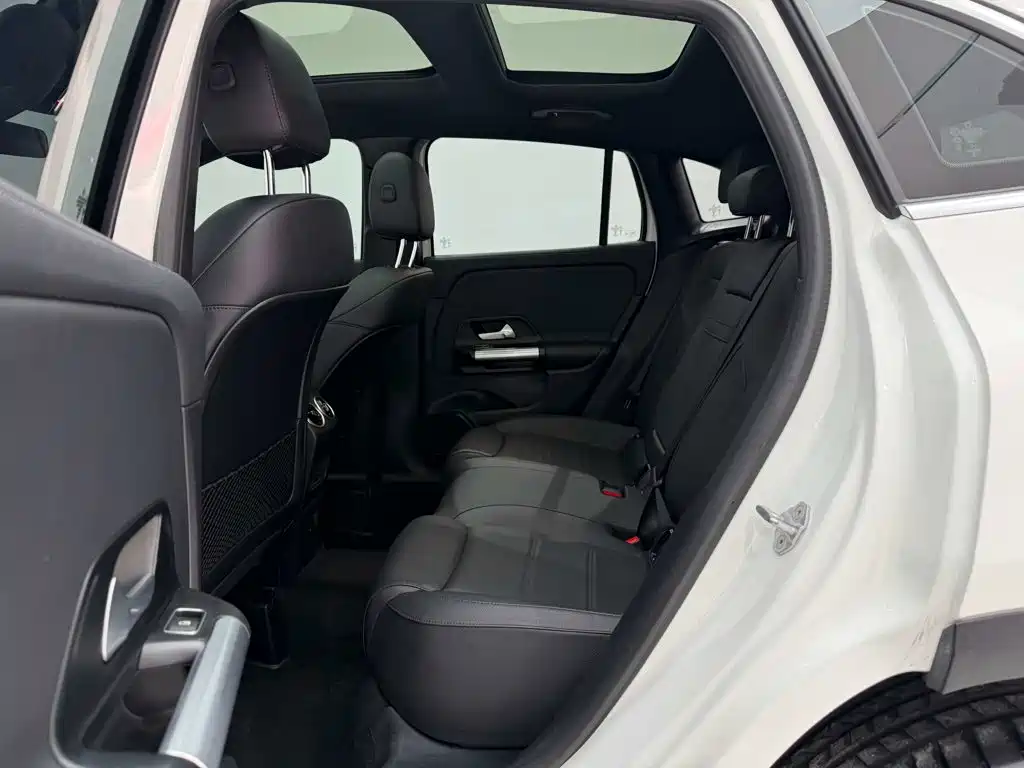Mercedes-Benz GLA — фото 19