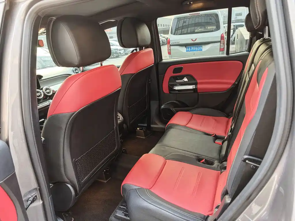 Mercedes-Benz GLB AMG — фото 16