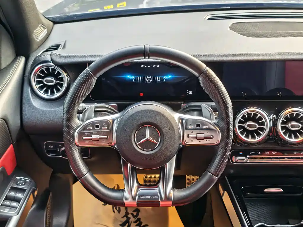 Mercedes-Benz GLB AMG — фото 19