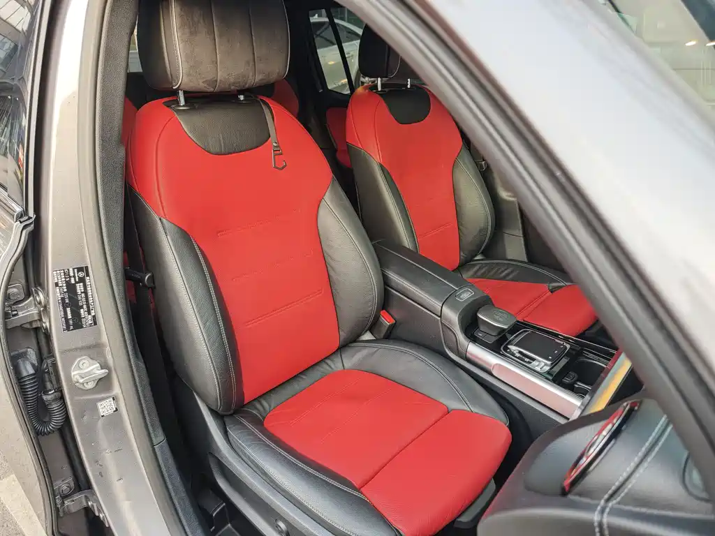 Mercedes-Benz GLB AMG — фото 25