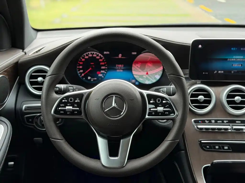 Mercedes-Benz GLC — фото 11
