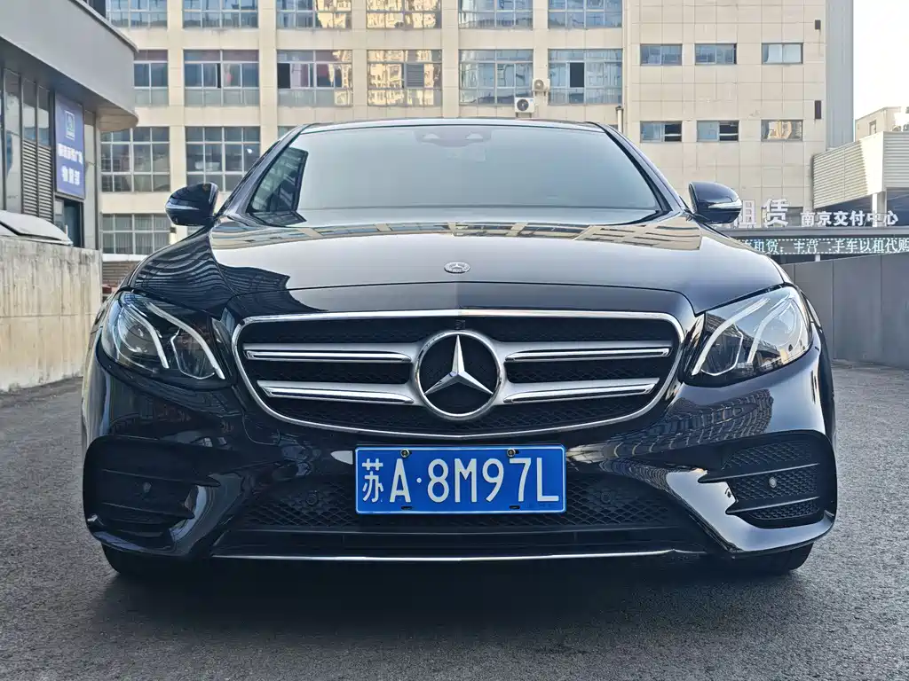 Mercedes-Benz E-Class — фото 4
