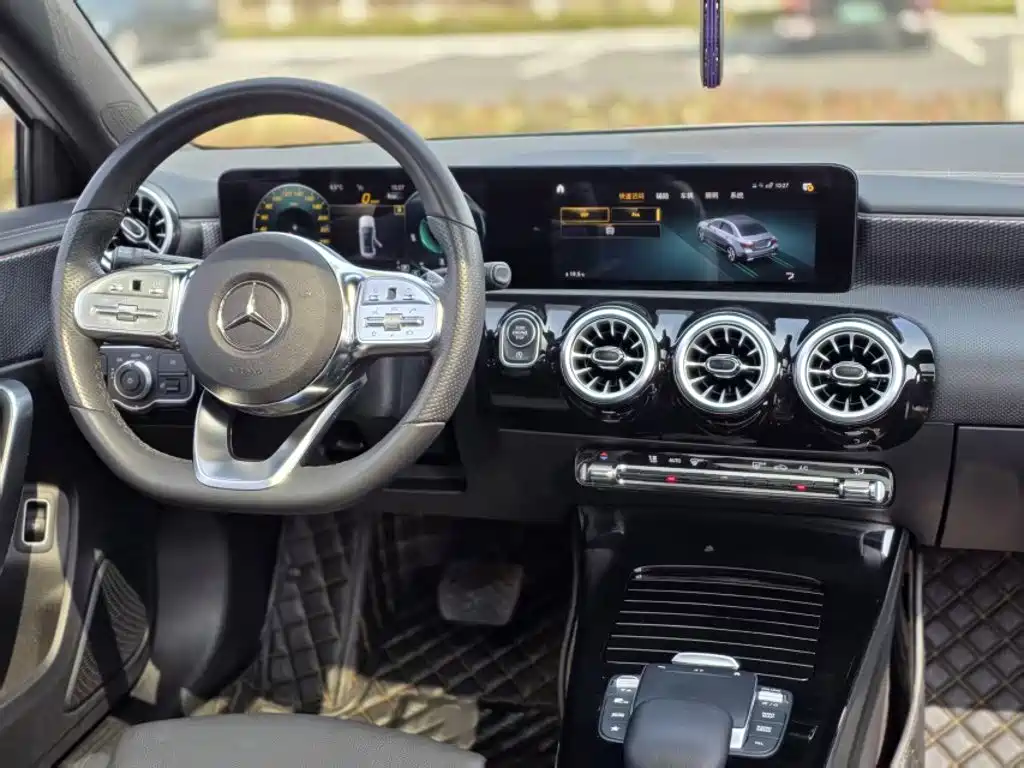 Mercedes-Benz A-Class — фото 18