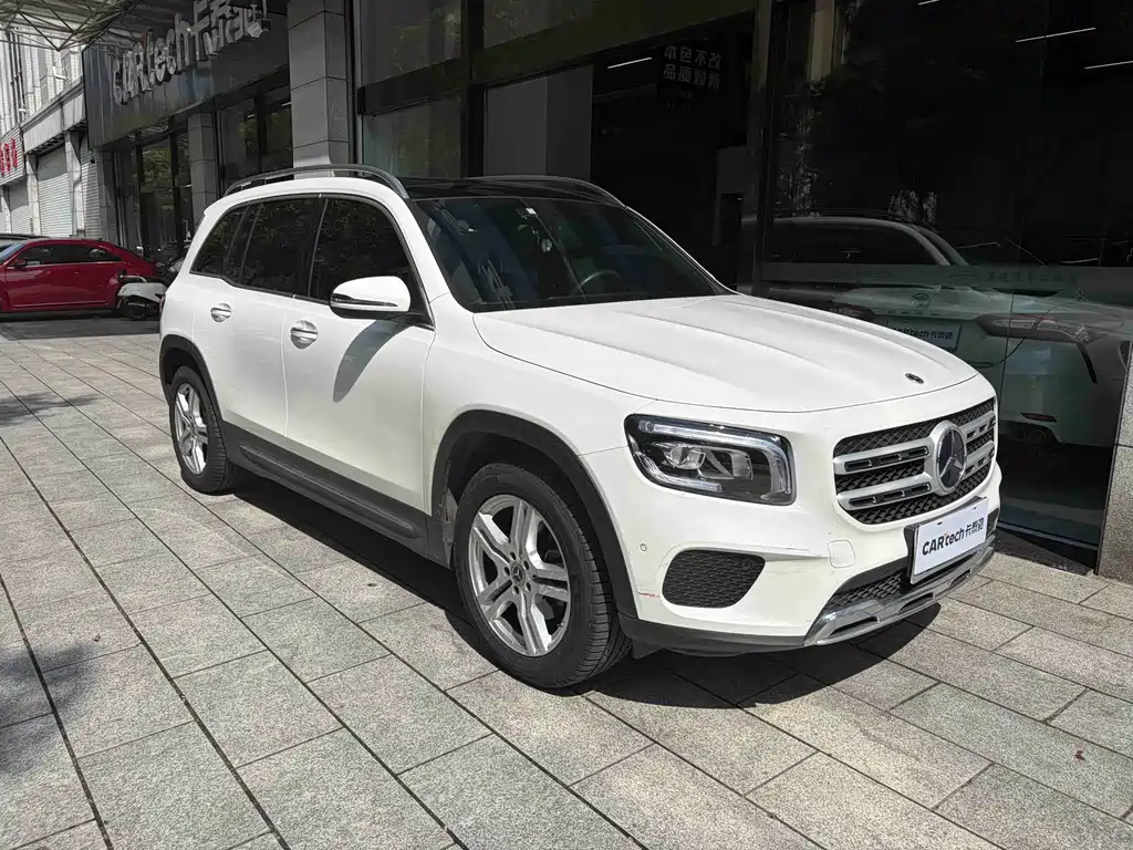 Mercedes-Benz GLB — фото 3