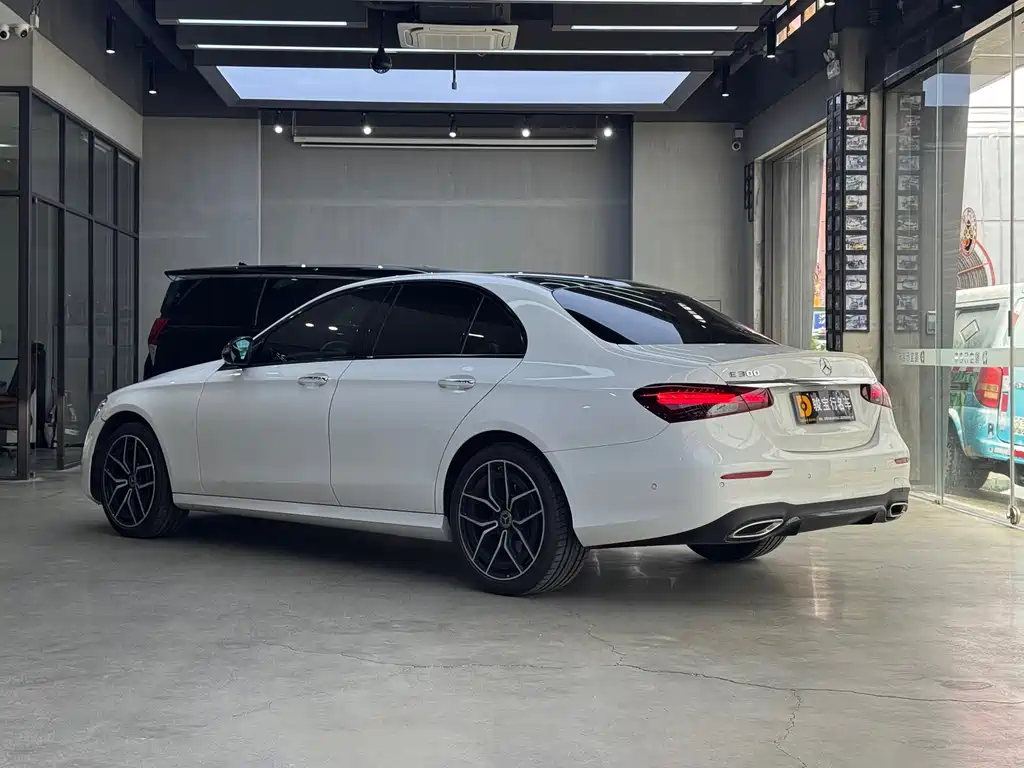 Mercedes-Benz E-Class (Import) — фото 6