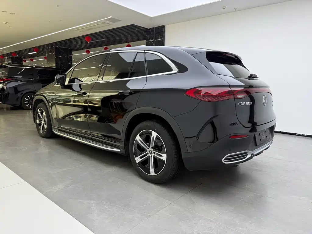 Mercedes-Benz EQE SUV — фото 8