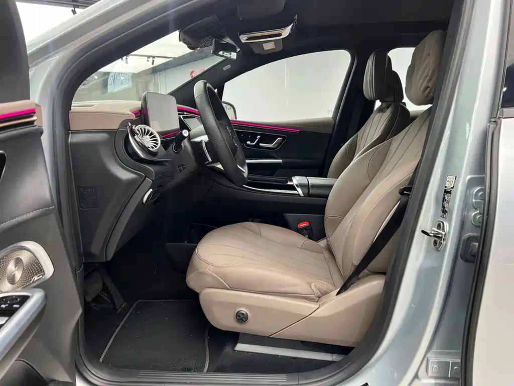 Mercedes-Benz EQE SUV — фото 13