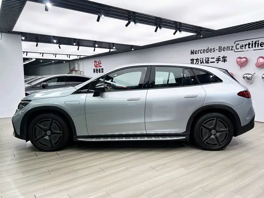 Mercedes-Benz EQE SUV — фото 9