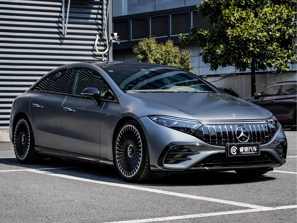 Mercedes-Benz EQS AMG — фото 3