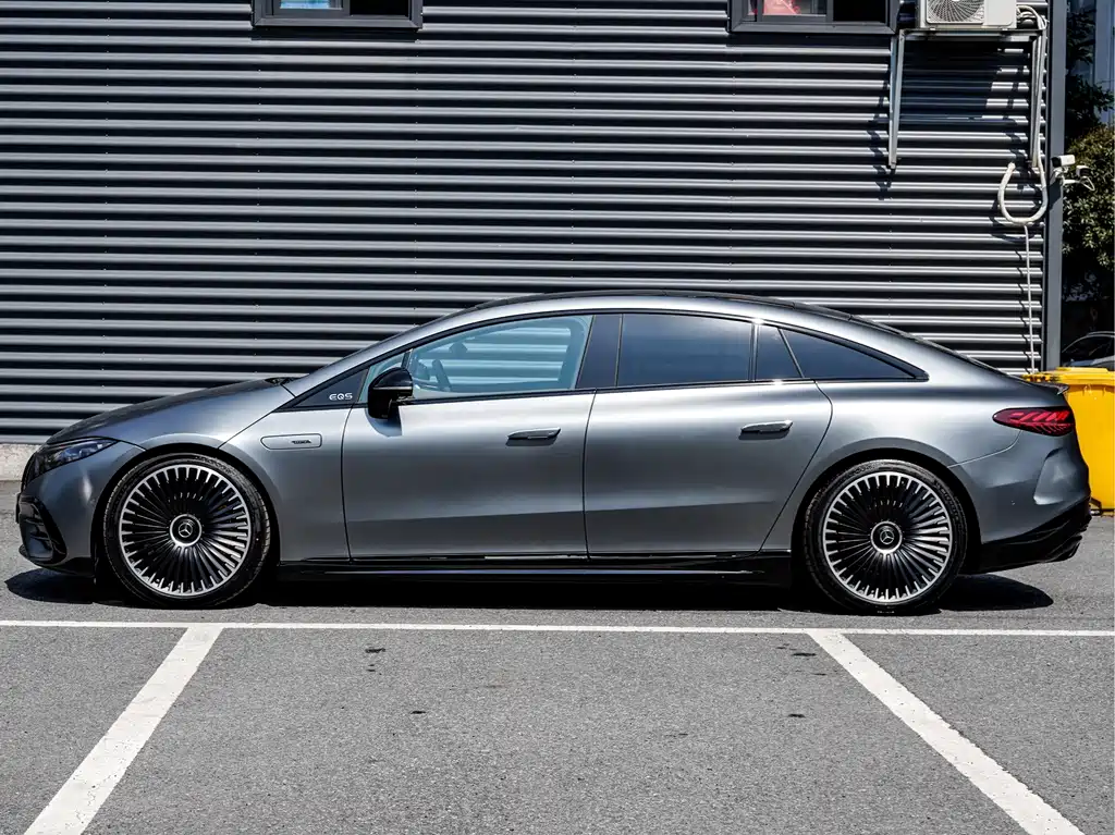 Mercedes-Benz EQS AMG — фото 4