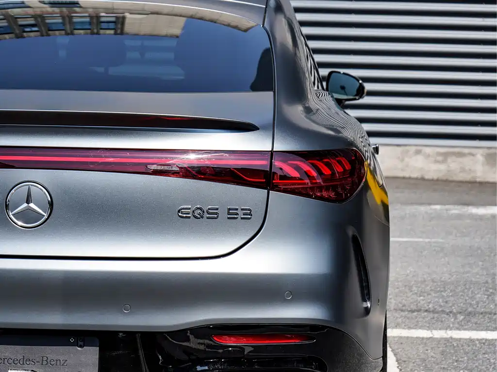 Mercedes-Benz EQS AMG — фото 8