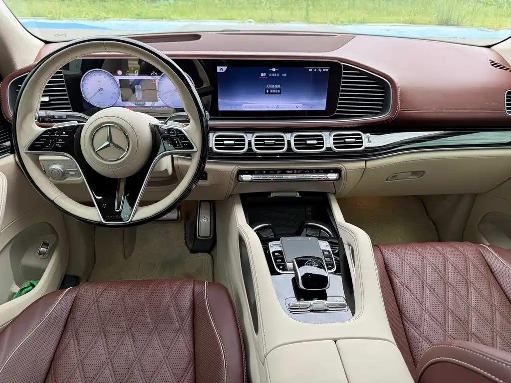 Mercedes-Benz GLS — фото 9