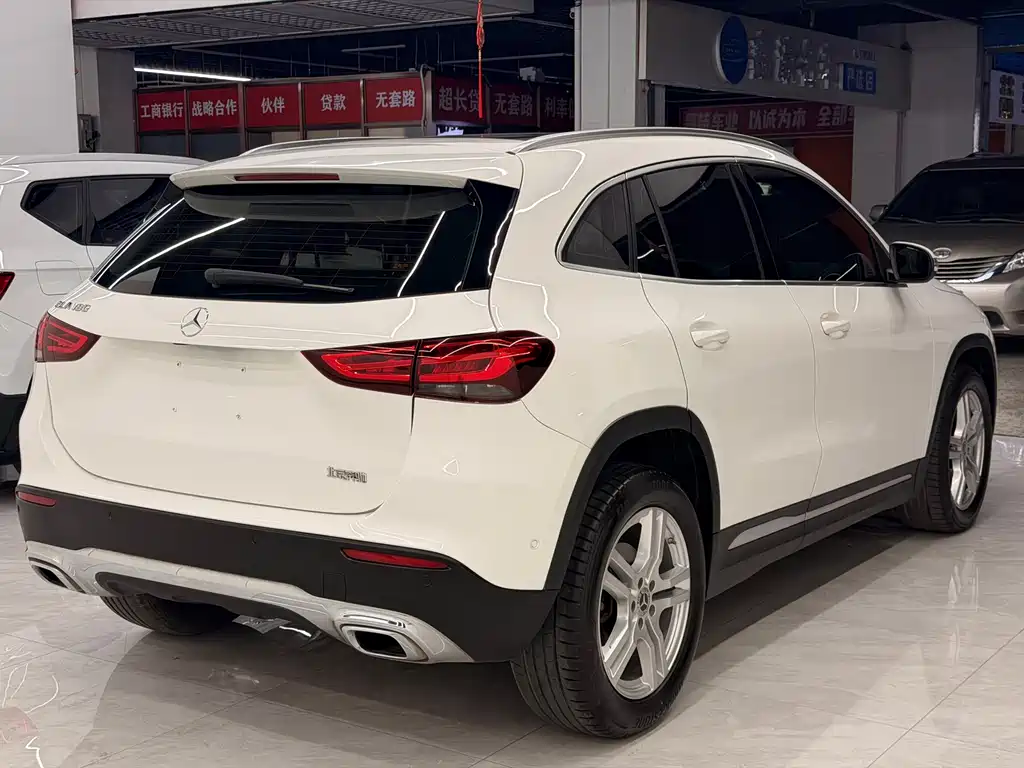 Mercedes-Benz GLA — фото 6