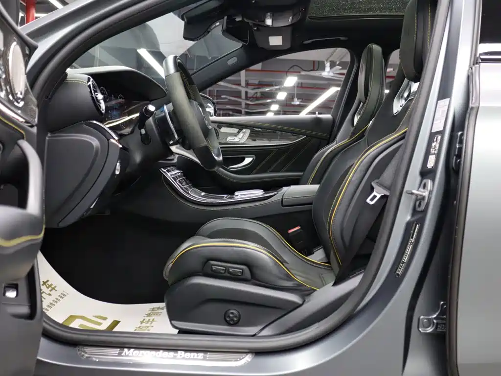 Mercedes-Benz E-Class AMG — фото 7