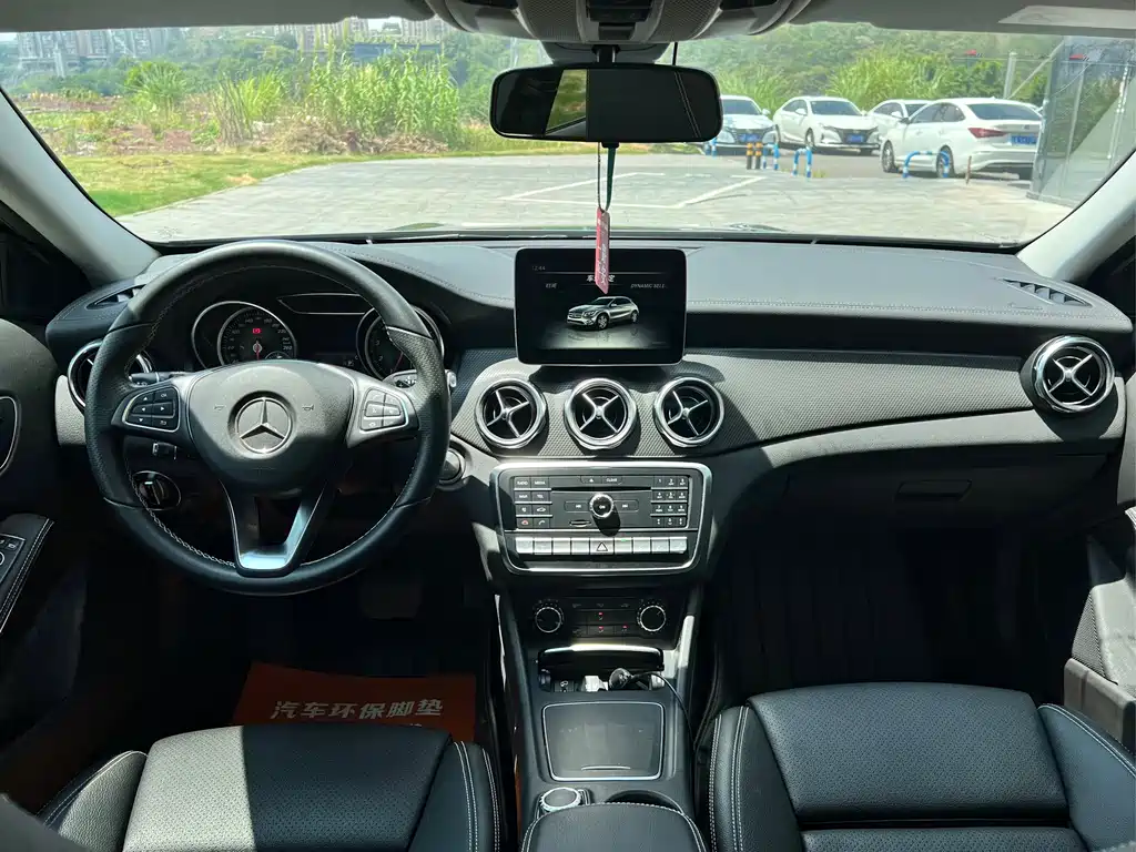 Mercedes-Benz GLA — фото 10