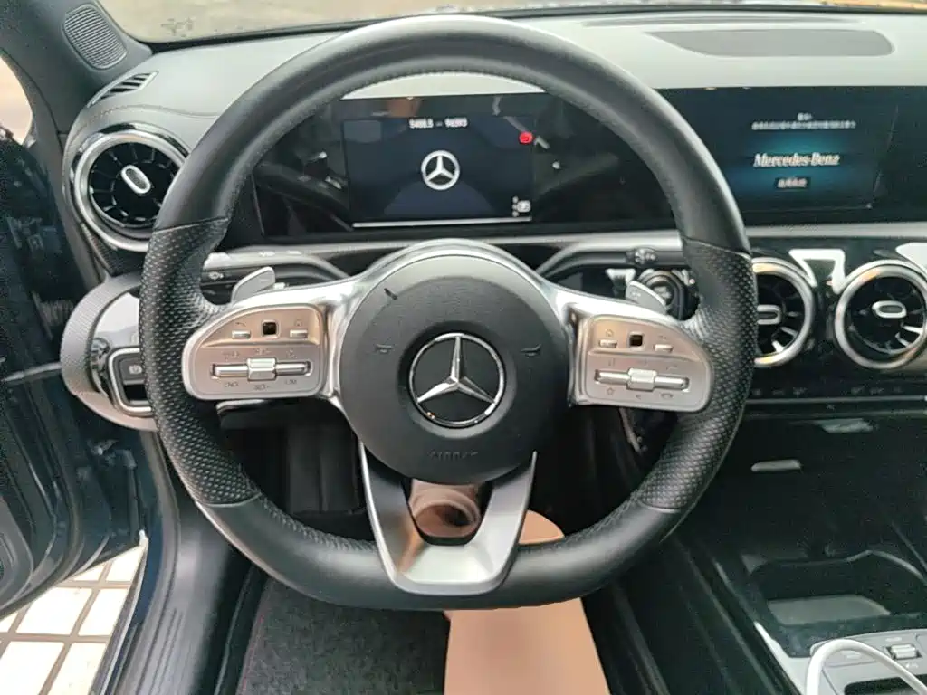 Mercedes-Benz A-Class — фото 11