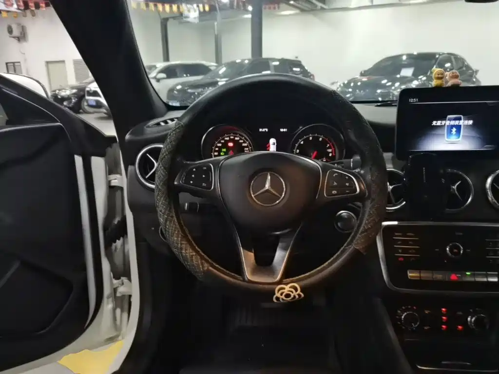 Mercedes-Benz CLA (Import) — фото 11