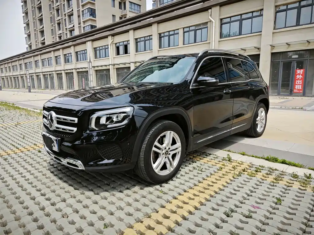 Mercedes-Benz GLB — фото 2
